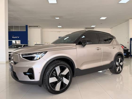 VOLVO XC40 P8 RECHARGE TWIN ELECTRIC ULTIMATE AWD VOLVO XC40 P8 RECHARGE TWIN ELECTRIC ULTIMATE AWD